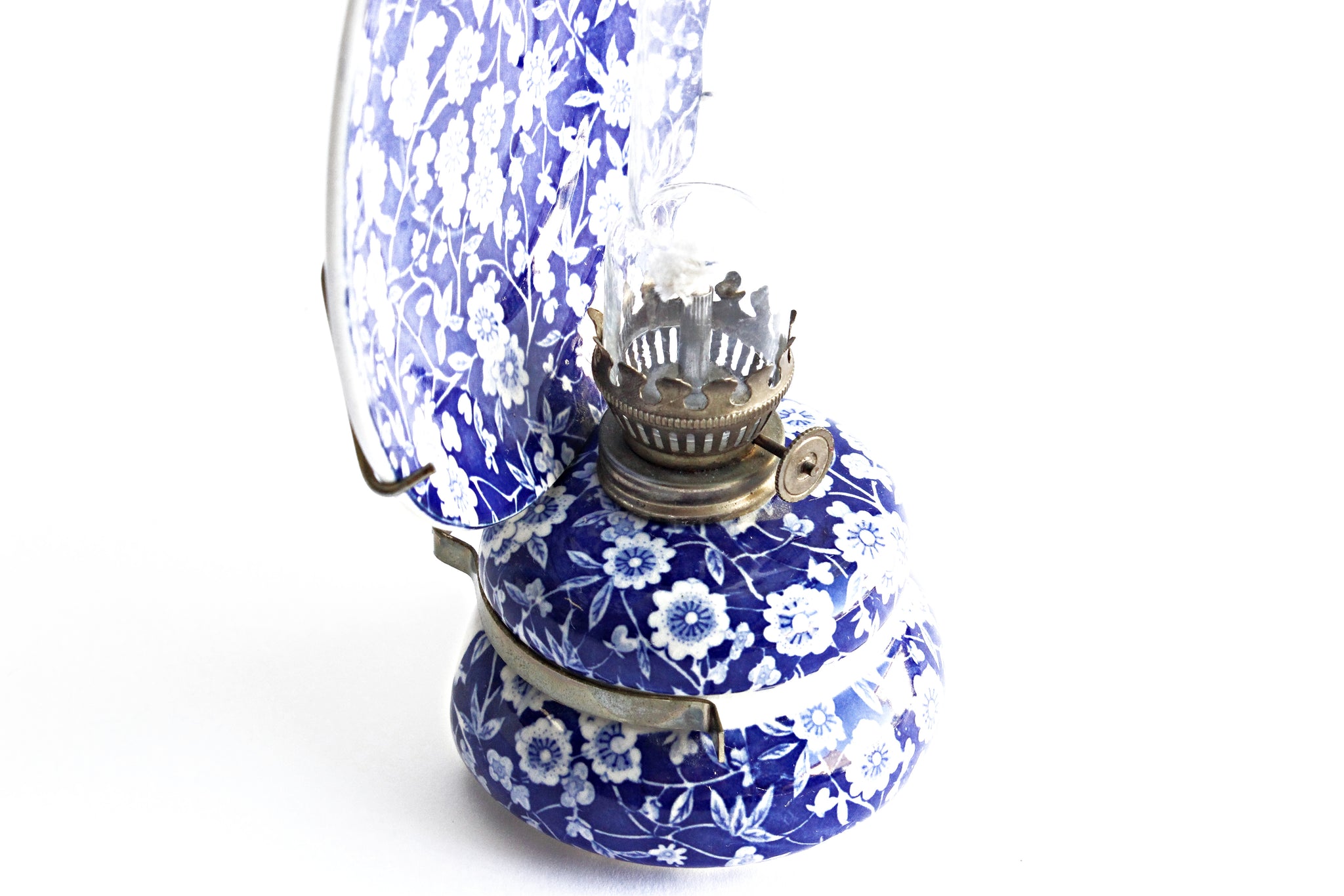 vintage blue and white chinoiserie home decor