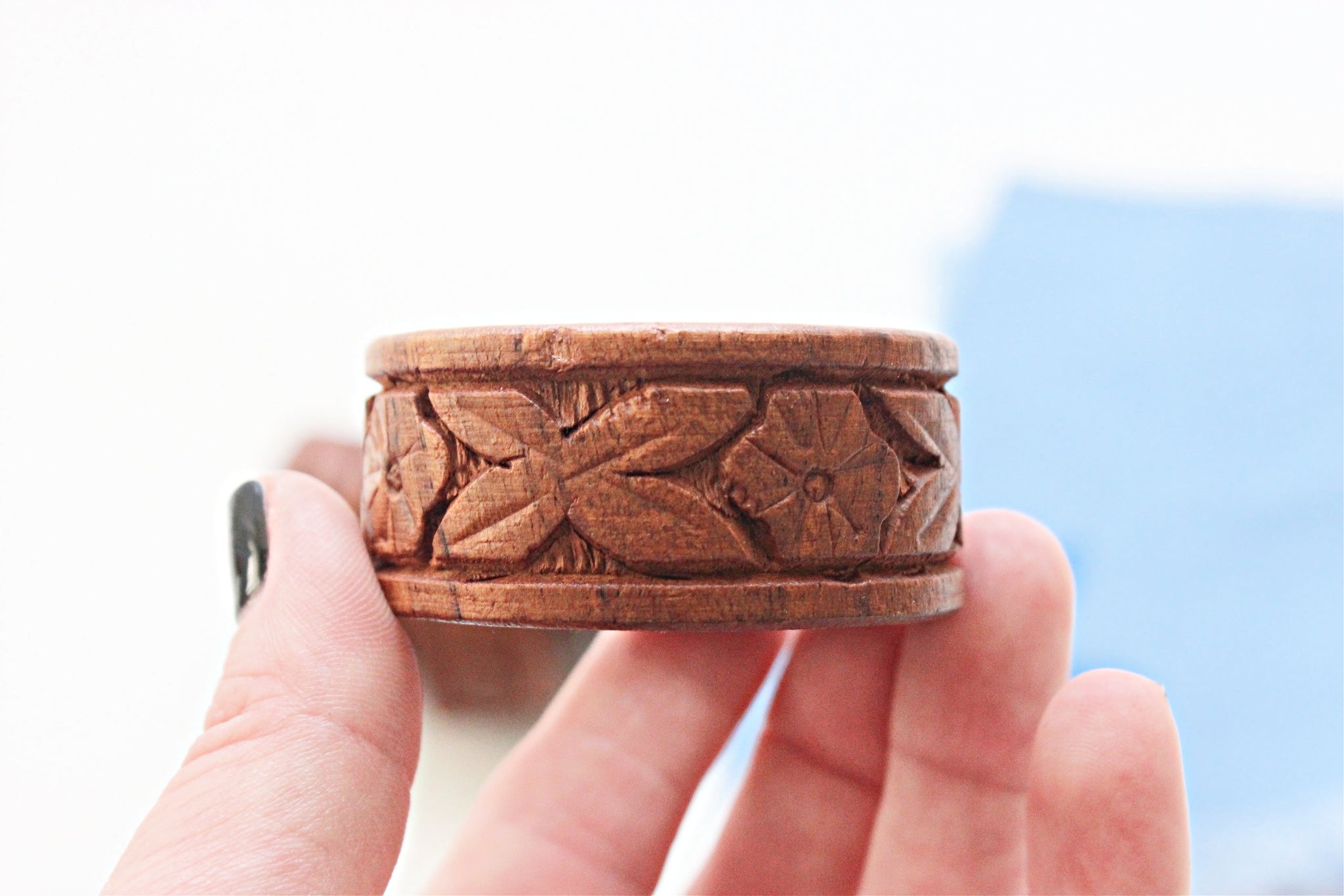 Vintage Wood Napkin Rings, Set of 4 Carved Napkin Holders
