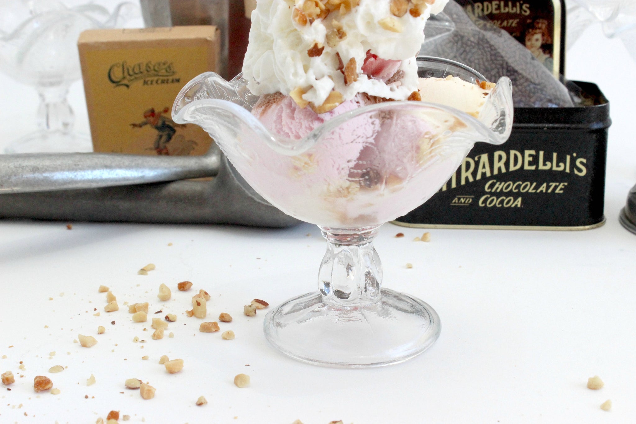 Vintage Ice Cream Sundae Bowls, Glass Dessert Cups