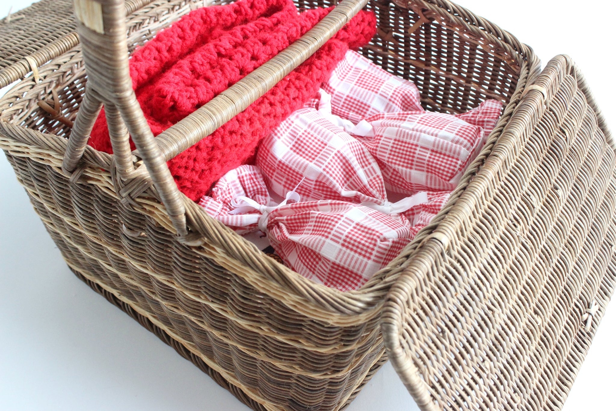 Vintage Picnic Basket, Large Rustic Wicker Basket with Handle