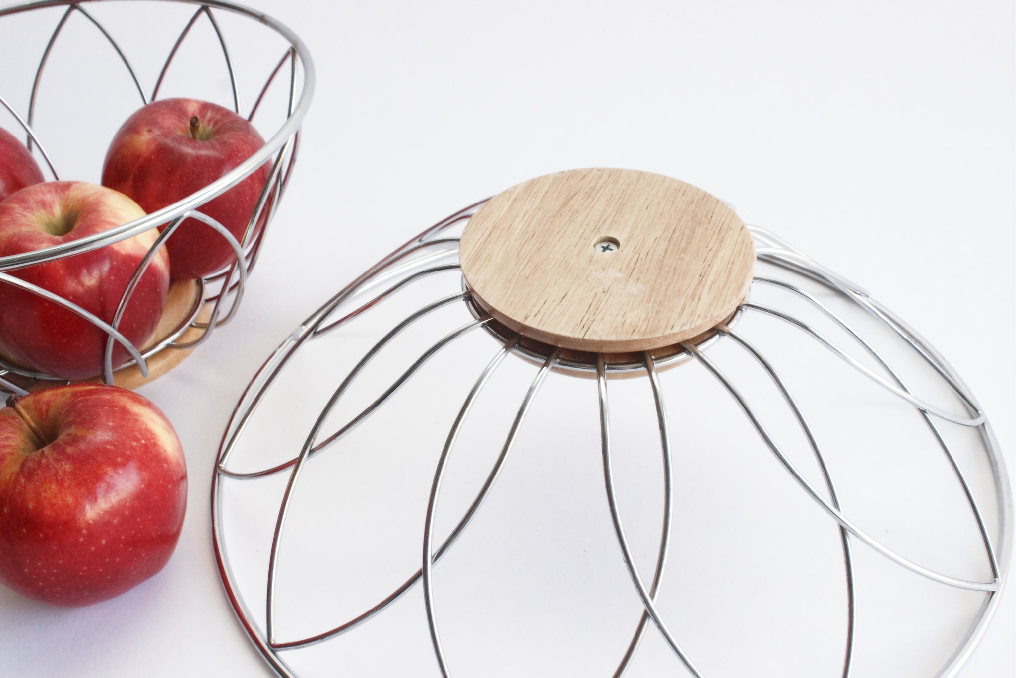 Stainless Steel Wire Bowls, Set of 2 1980s Kitchen Bowls
