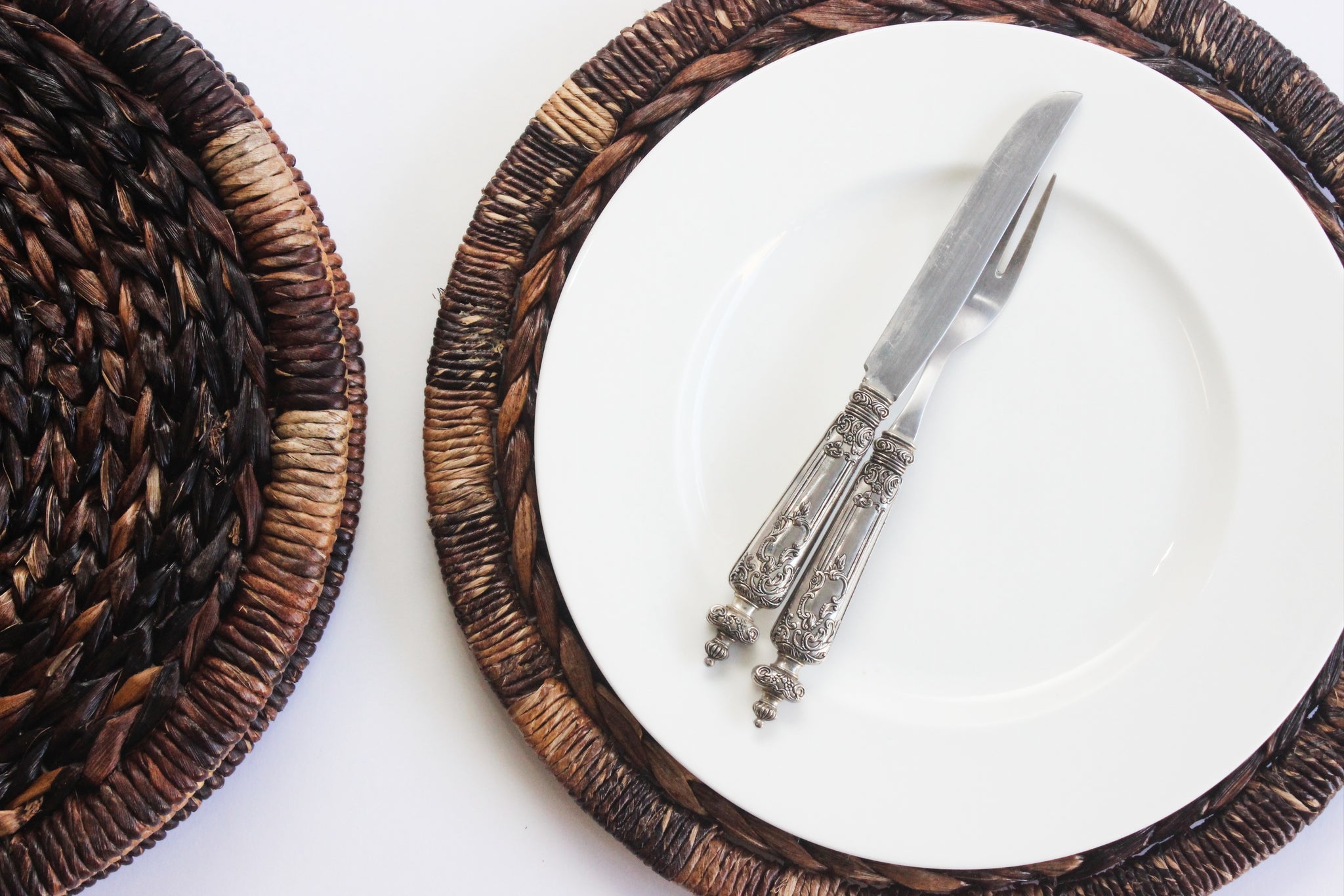 Natural Woven Plate Chargers, 1970s Natural Fiber Placemats
