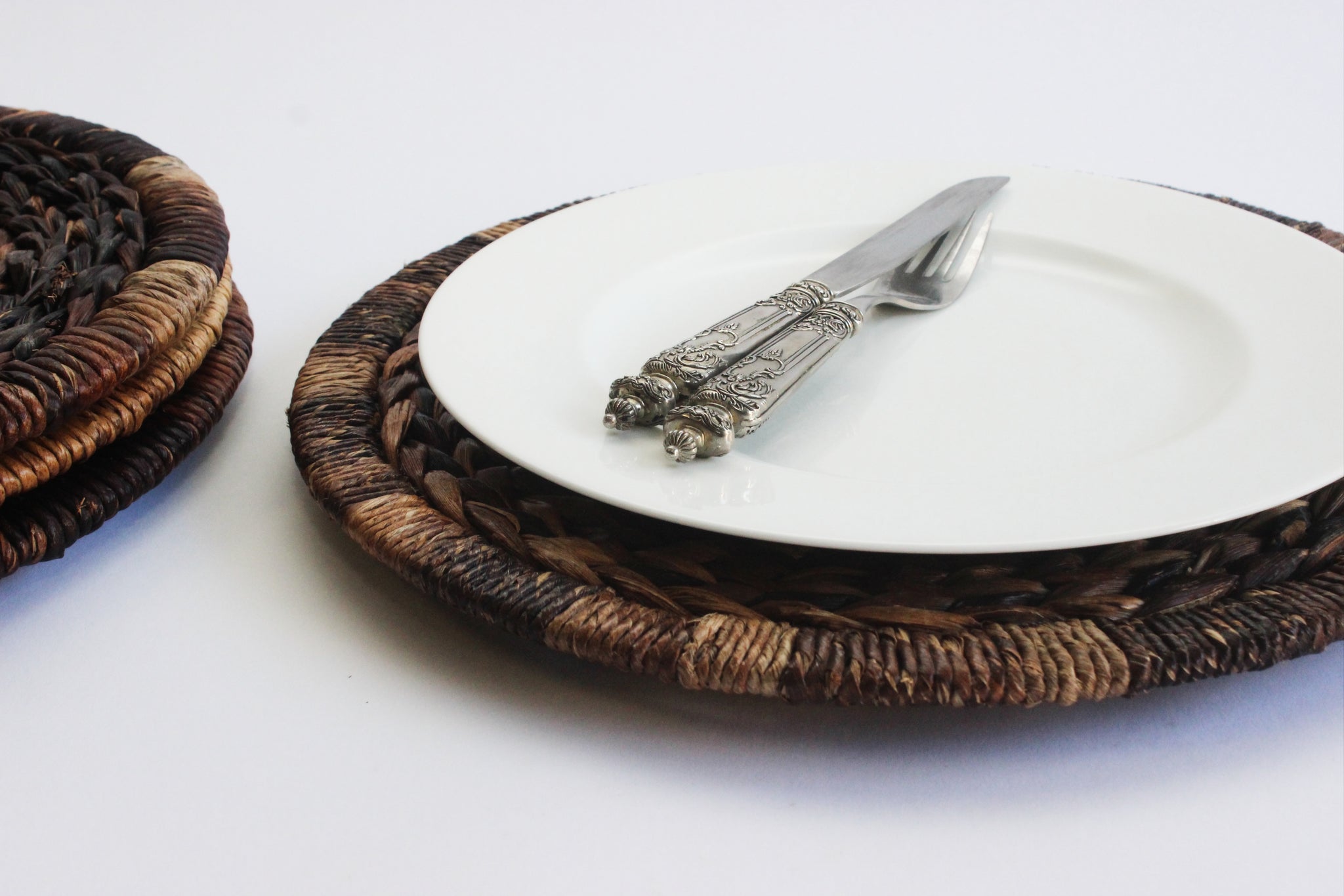 Natural Woven Plate Chargers, 1970s Natural Fiber Placemats