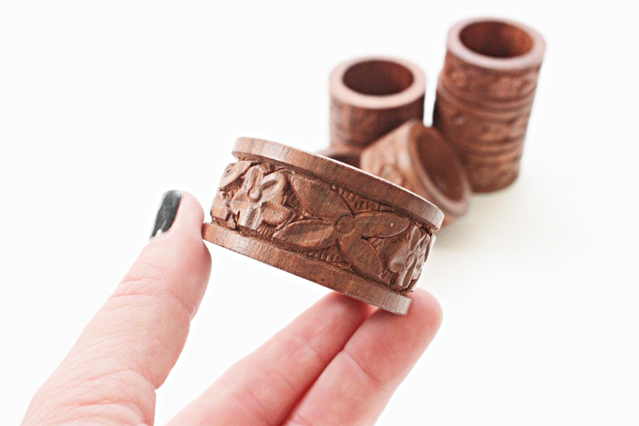 Vintage Wood Napkin Rings, Set of 8 Hand Carved Napkin Rings