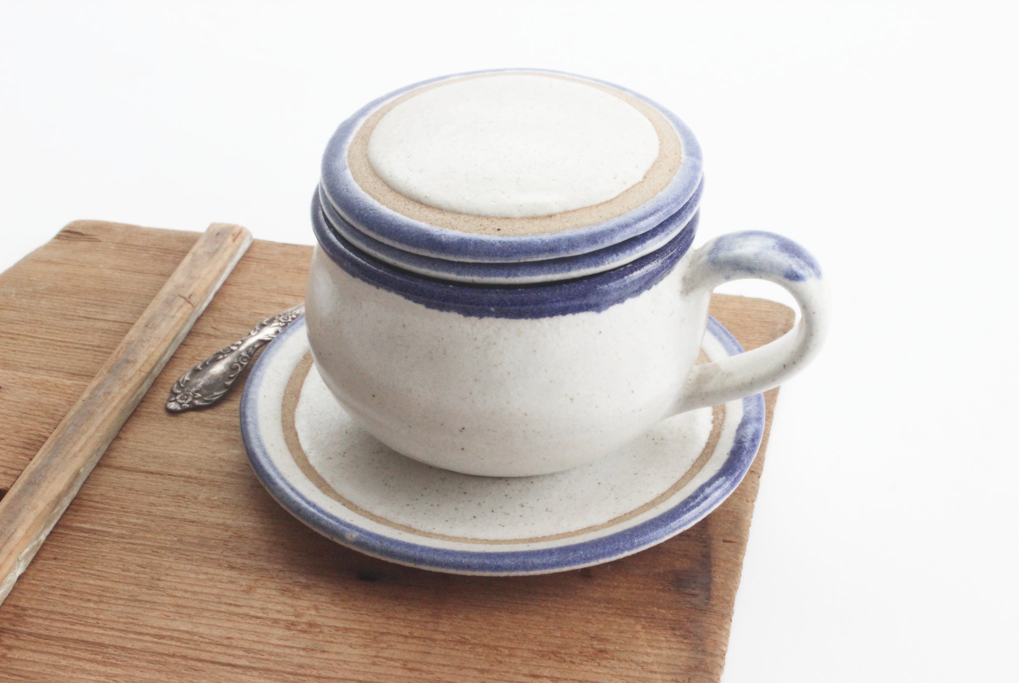 Teacup & Saucer with Set-In Strainer