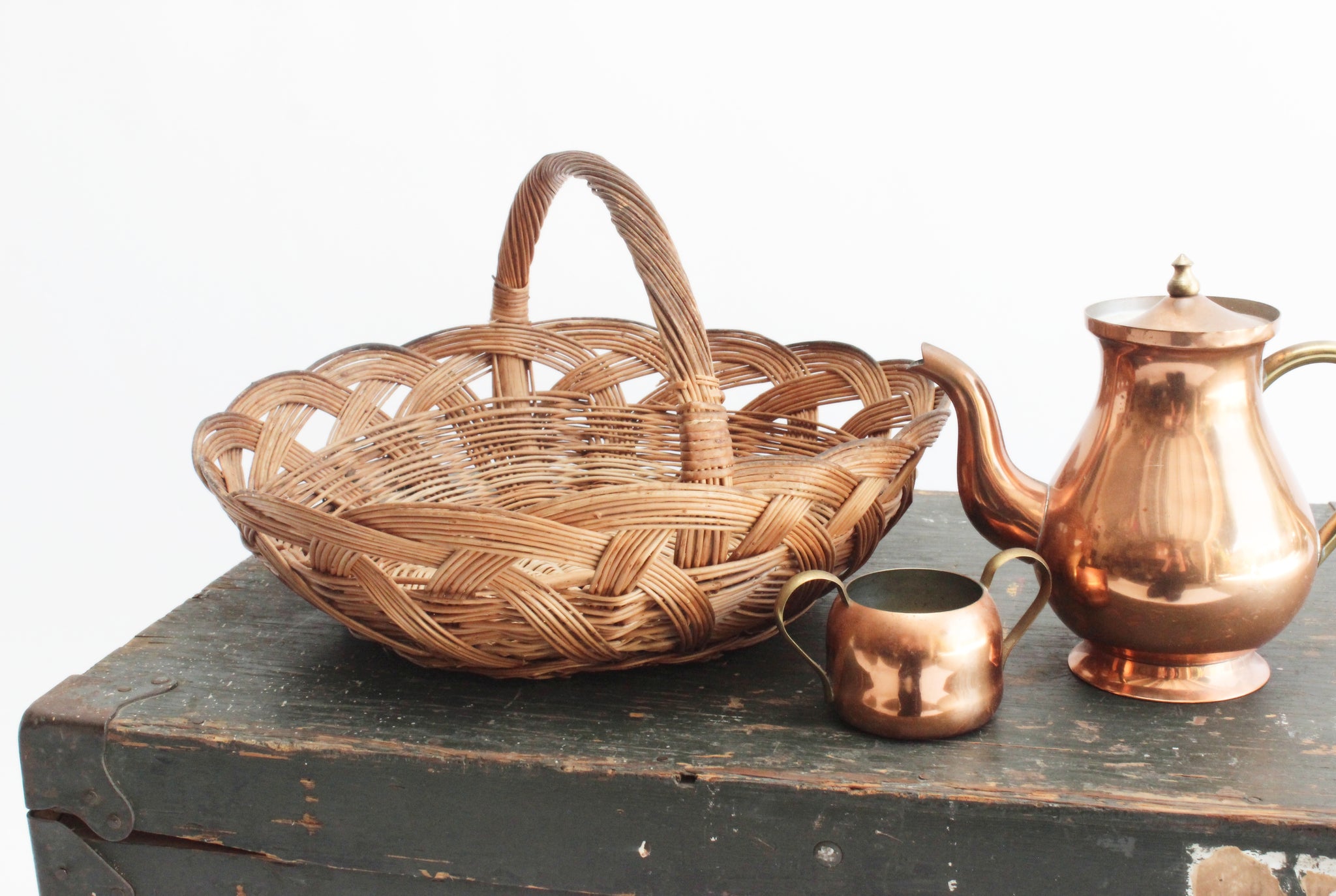 Vintage Mexican Basket, Woven Willow Basket, Kitchen Basket with Handle