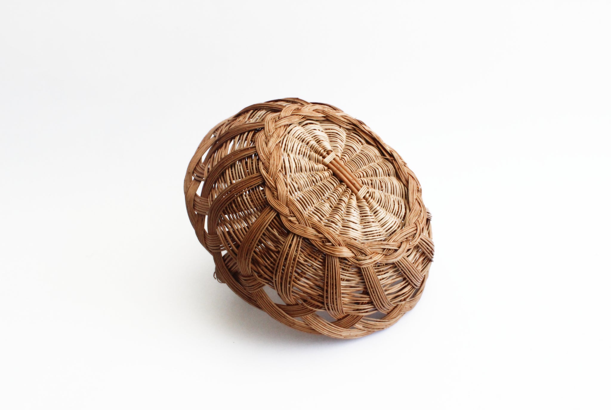 Vintage Mexican Basket, Woven Willow Basket, Kitchen Basket with Handle
