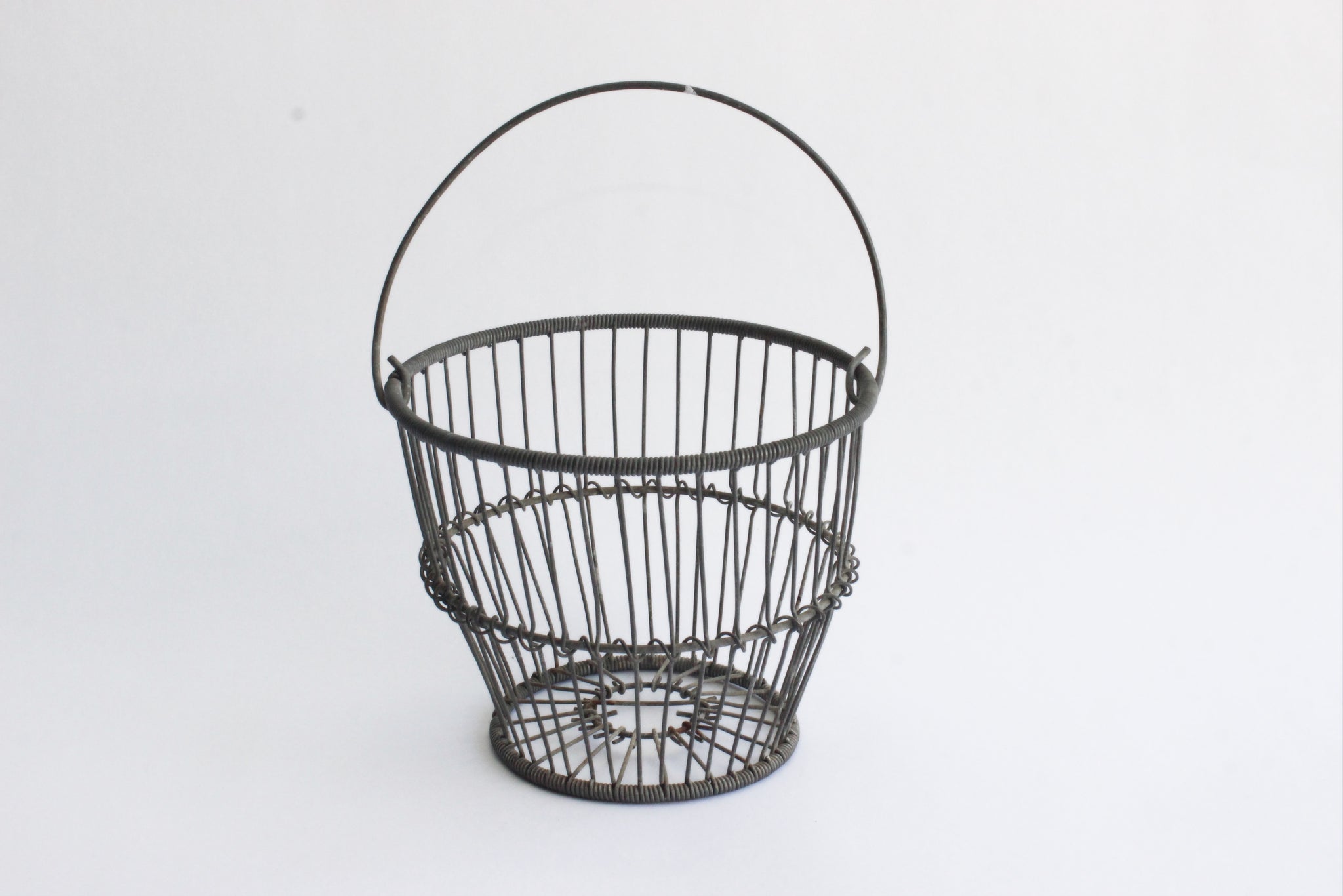 Rustic Metal Farmhouse Egg Basket, Vintage Wire Basket