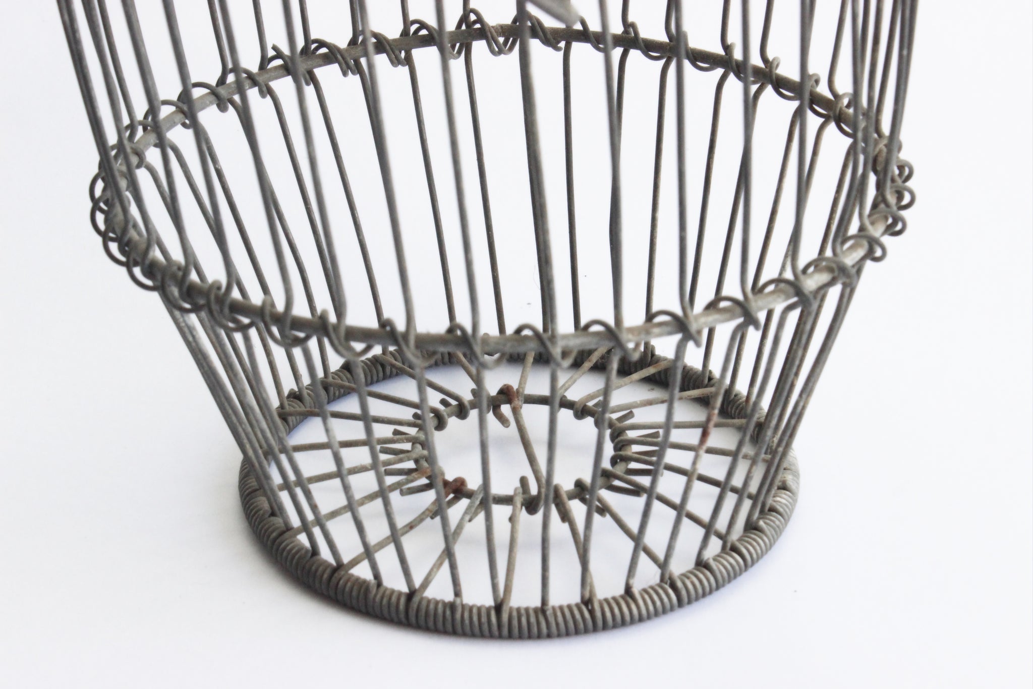 Rustic Metal Farmhouse Egg Basket, Vintage Wire Basket