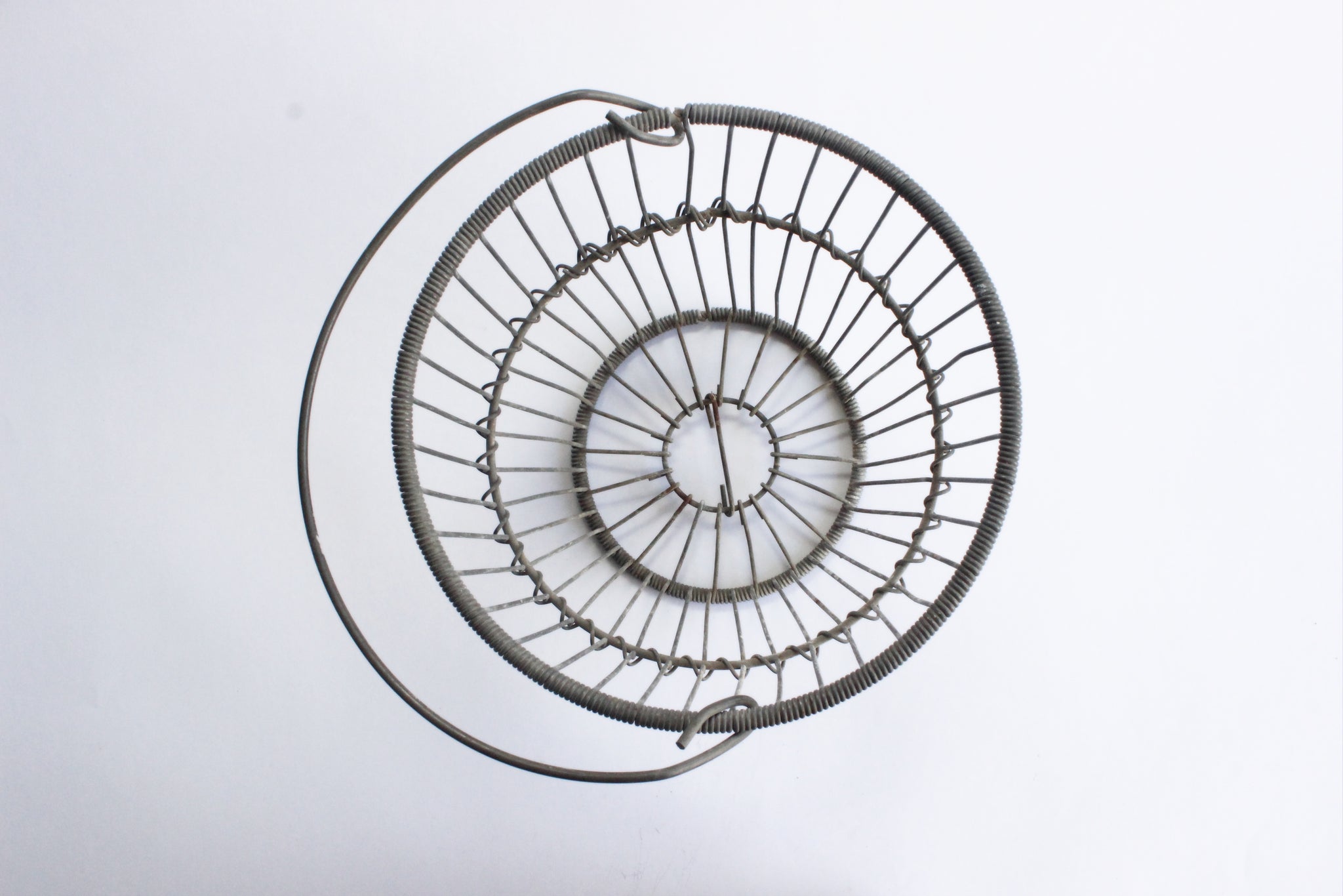 Rustic Metal Farmhouse Egg Basket, Vintage Wire Basket
