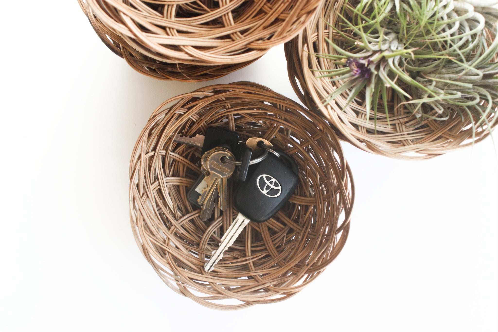 Set of 5 - Small Vintage Wicker Baskets, Round Woven Trinket Baskets