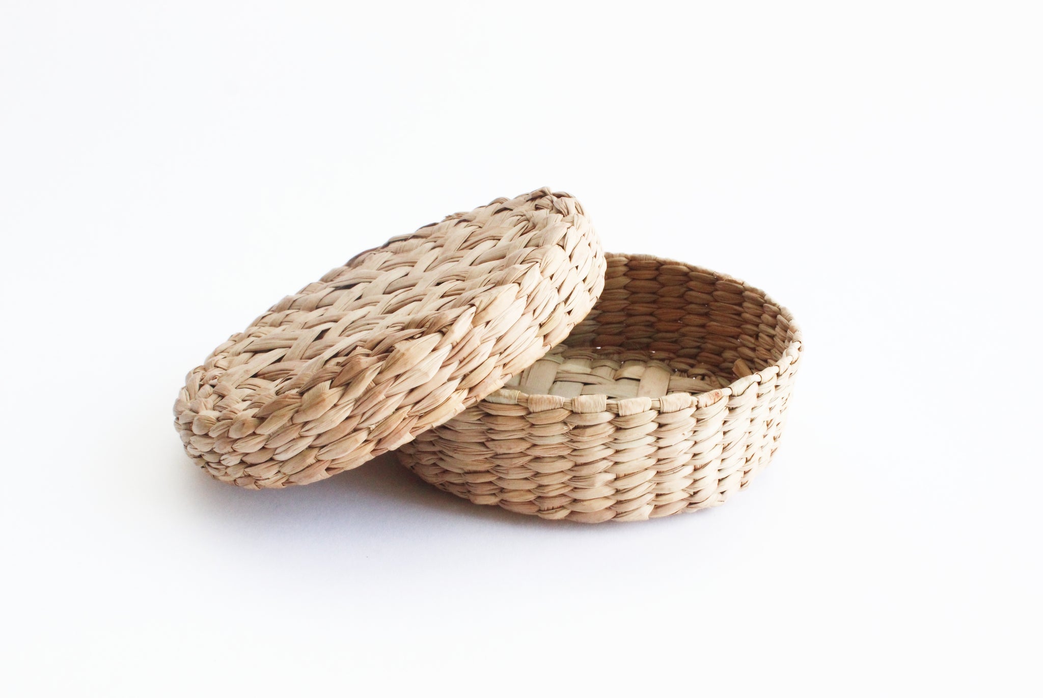 Woven Tortilla Basket, Round Flat Basket with Lid