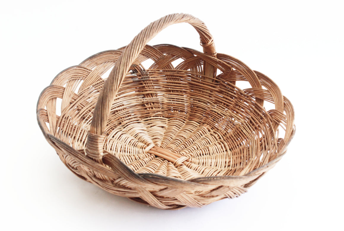 Vintage Mexican Basket, Woven Willow Basket, Kitchen Basket with Handle