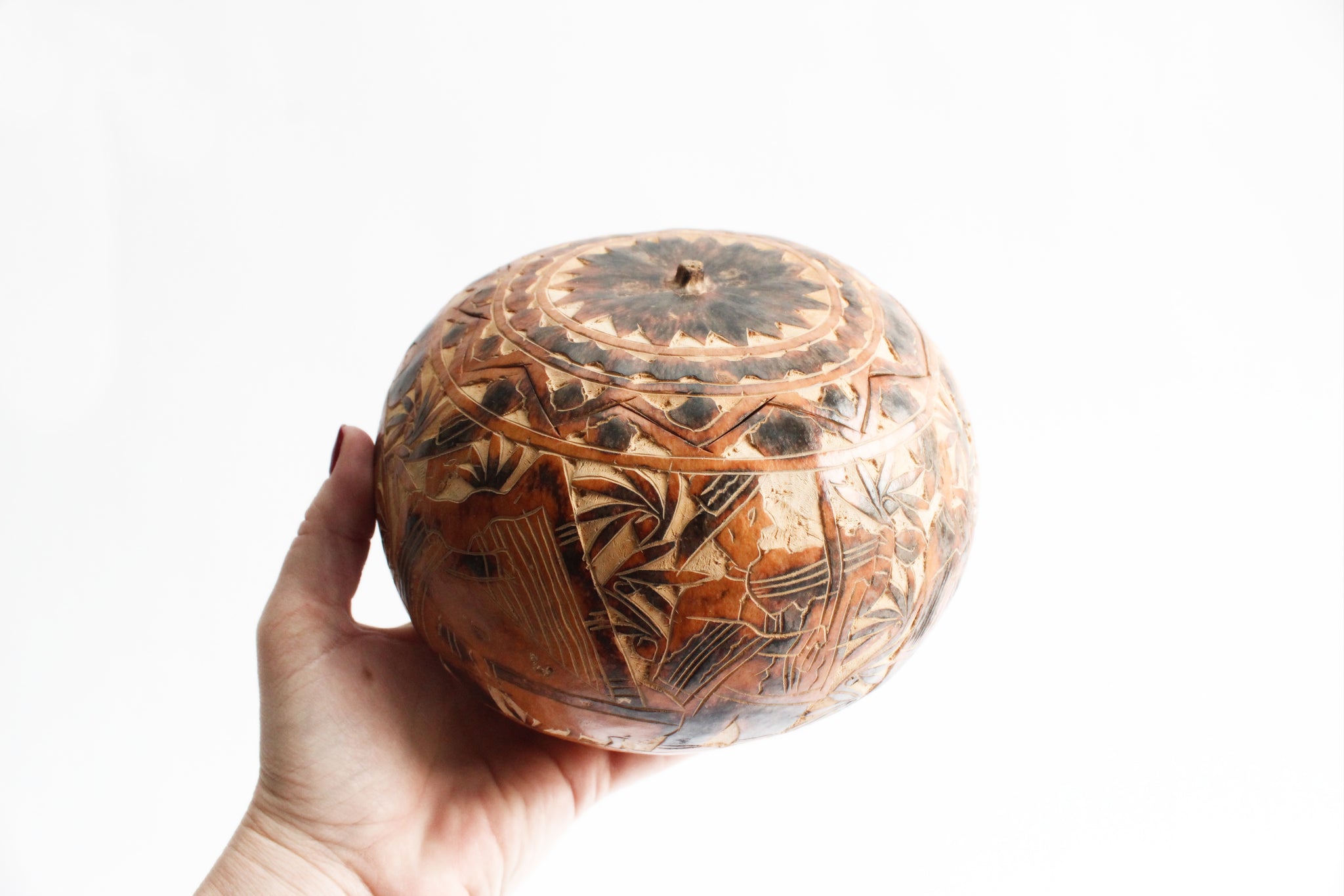 Mates Burilados, Peruvian Folk Art, Etched Decorative Gourd